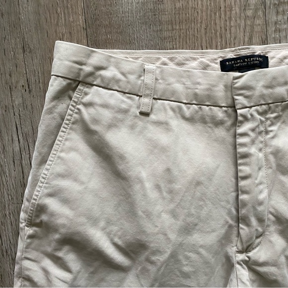 Banana Republic Dawson Chino Men Relaxed Fit Beige Pants - Picture 3 of 6